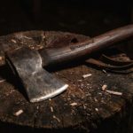 柄を握れ、火を育てろ。ハスクバーナの手斧が教える「命のやり取り」