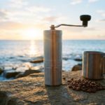 ゴリゴリと朝を挽く。ポーレックス・ミルと迎える、海辺の「目覚め」